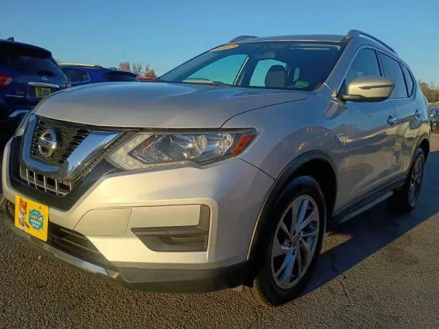 2017 Nissan Rogue SV FWD photo