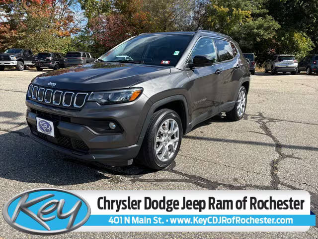 2022 Jeep Compass Latitude Lux 4WD photo