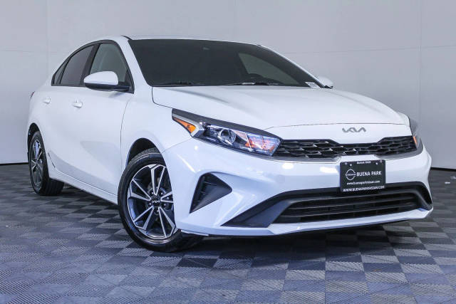 2023 Kia Forte LXS FWD photo