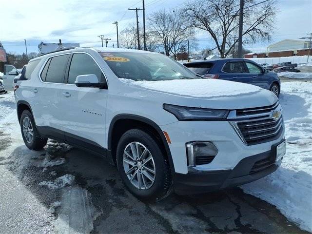 2023 Chevrolet Traverse LT Cloth AWD photo