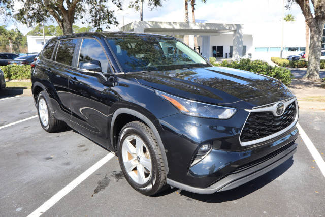 2023 Toyota Highlander LE FWD photo