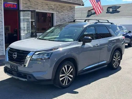 2023 Nissan Pathfinder Platinum 4WD photo
