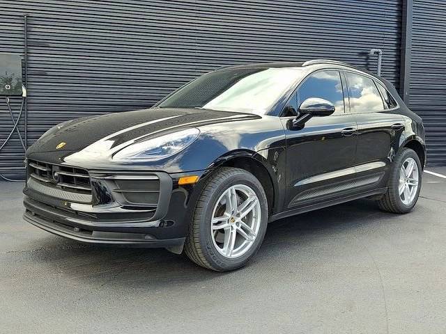 2023 Porsche Macan  AWD photo