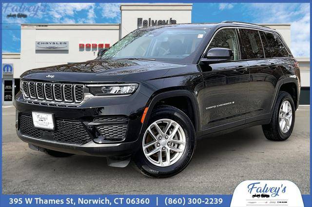2023 Jeep Grand Cherokee Laredo 4WD photo