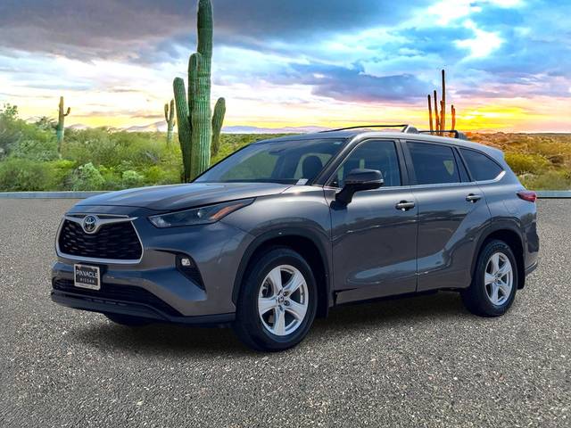 2023 Toyota Highlander LE FWD photo