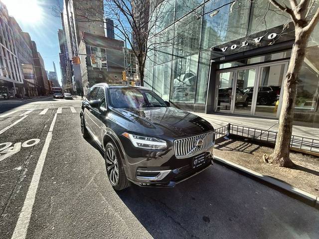 2023 Volvo XC90 Plus AWD photo