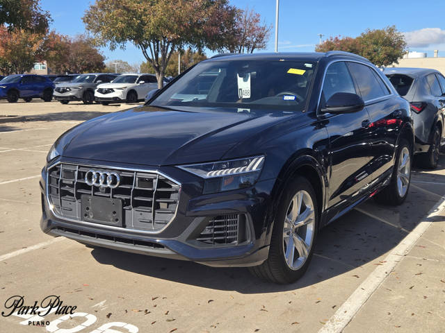 2023 Audi Q8 Premium AWD photo