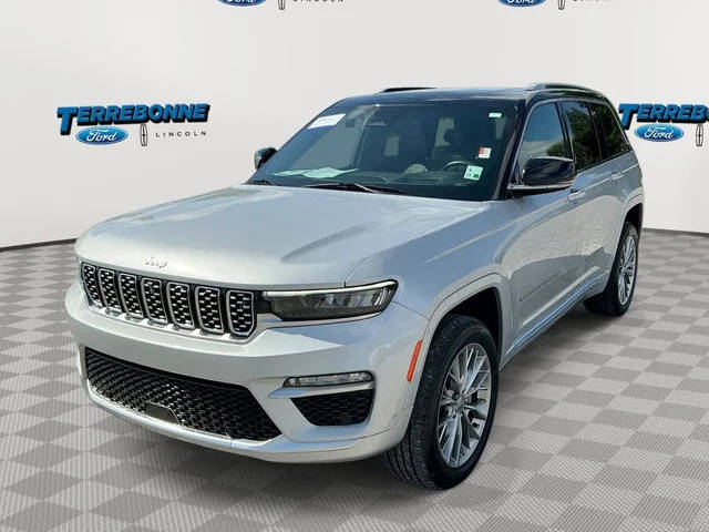 2023 Jeep Grand Cherokee Summit RWD photo