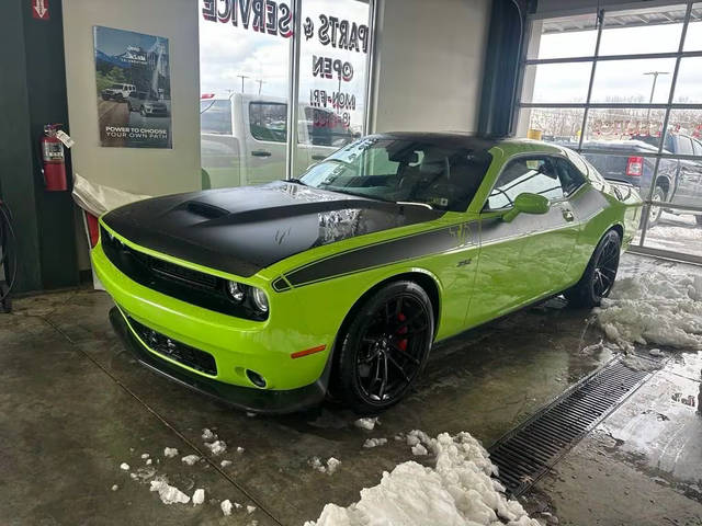 2023 Dodge Challenger R/T Scat Pack RWD photo