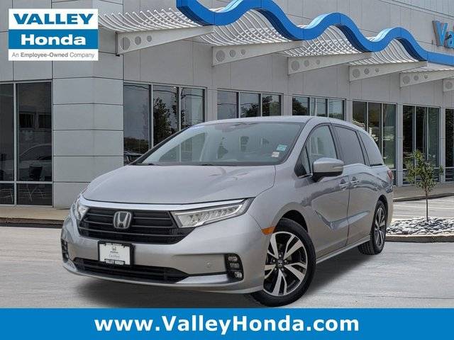 2023 Honda Odyssey Touring FWD photo