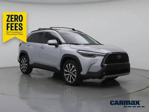 2023 Toyota Corolla Cross XLE FWD photo