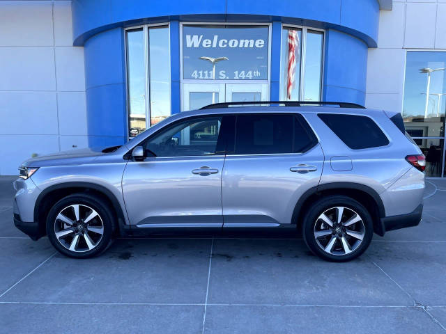 2023 Honda Pilot Touring AWD photo