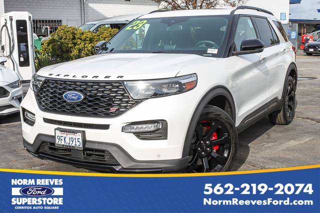 2023 Ford Explorer ST 4WD photo