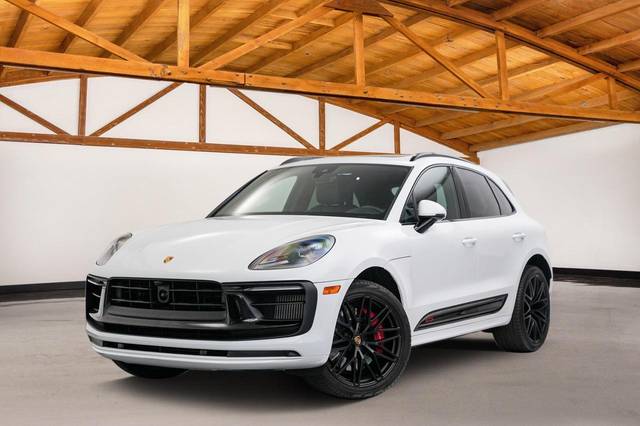 2023 Porsche Macan GTS AWD photo