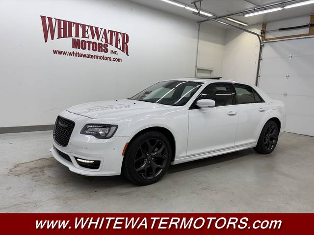 2023 Chrysler 300 Touring L RWD photo