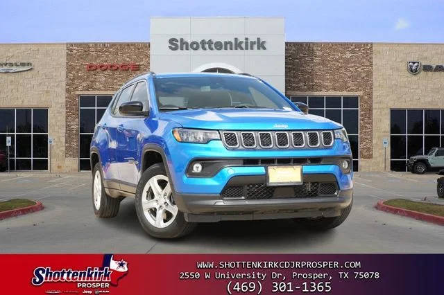 2023 Jeep Compass Latitude 4WD photo
