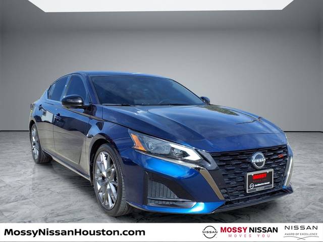 2023 Nissan Altima 2.0 SR FWD photo