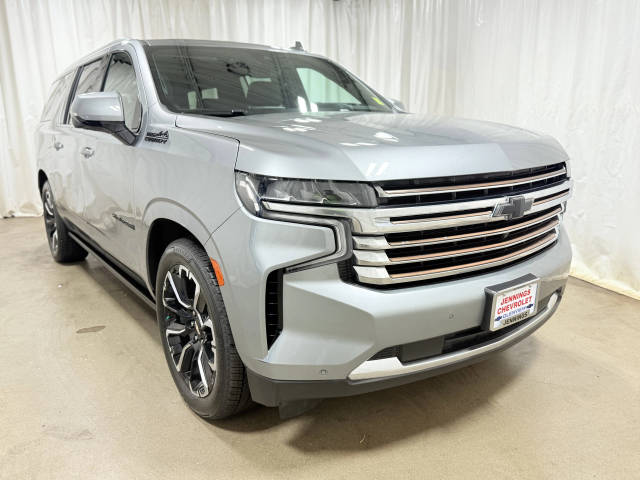 2023 Chevrolet Suburban High Country 4WD photo