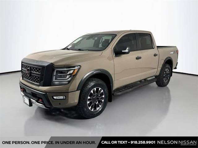 2023 Nissan Titan PRO-4X 4WD photo