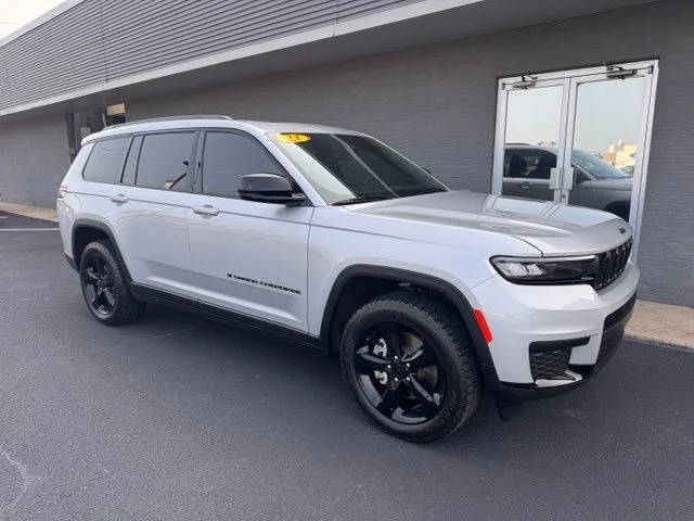 2023 Jeep Grand Cherokee L Altitude 4WD photo