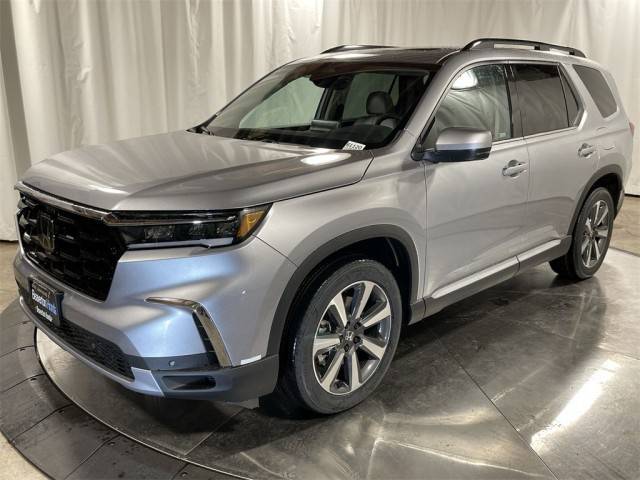 2023 Honda Pilot Touring AWD photo