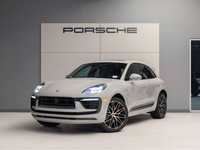 2023 Porsche Macan S AWD photo