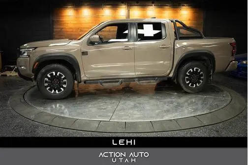 2023 Nissan Frontier PRO-4X 4WD photo