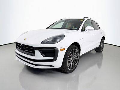 2023 Porsche Macan AWD photo