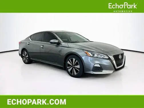 2022 Nissan Altima 2.5 SV FWD photo