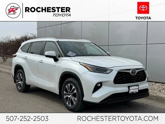2023 Toyota Highlander XLE AWD photo