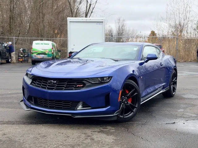 2023 Chevrolet Camaro 2LT RWD photo