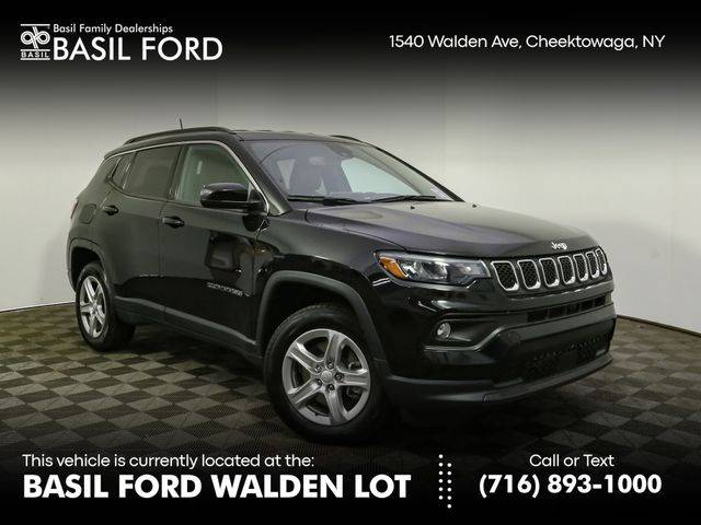 2023 Jeep Compass Latitude 4WD photo