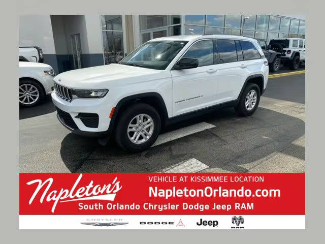 2023 Jeep Grand Cherokee Laredo 4WD photo