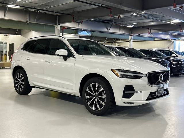 2023 Volvo XC60 Core AWD photo