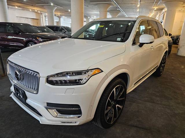 2023 Volvo XC90 Plus AWD photo