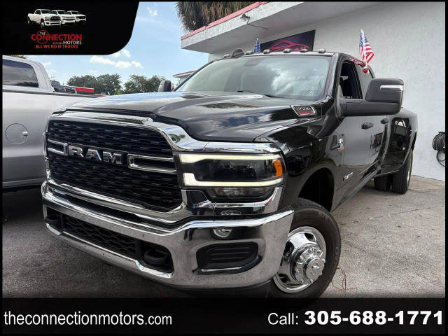 2023 Ram 3500 Big Horn 4WD photo