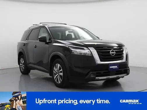 2023 Nissan Pathfinder SL 4WD photo
