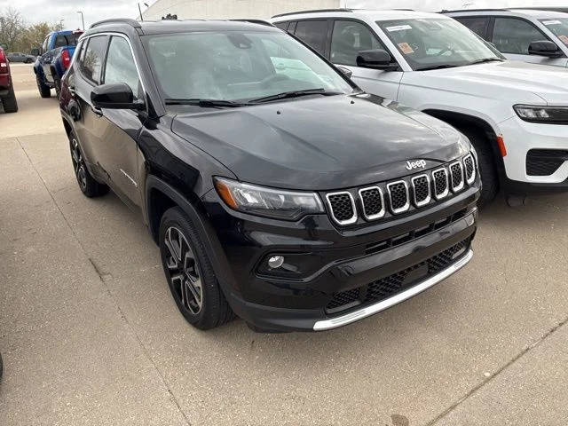 2023 Jeep Compass Limited 4WD photo