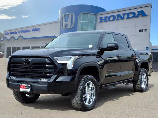 2023 Toyota Tundra SR5 4WD photo