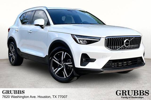 2023 Volvo XC40 Plus Bright Theme AWD photo