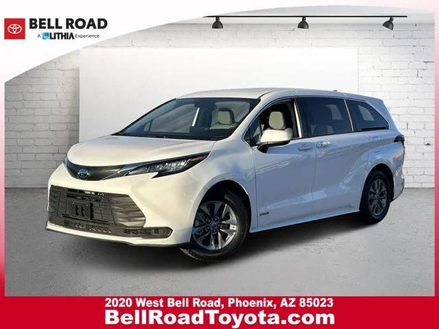 2021 Toyota Sienna LE FWD photo