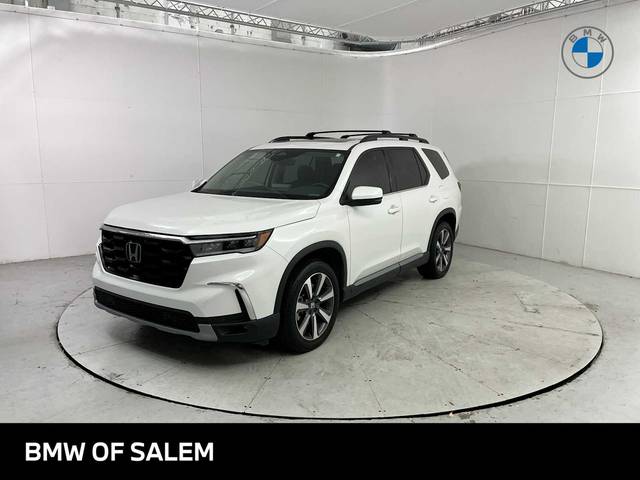 2023 Honda Pilot Touring AWD photo