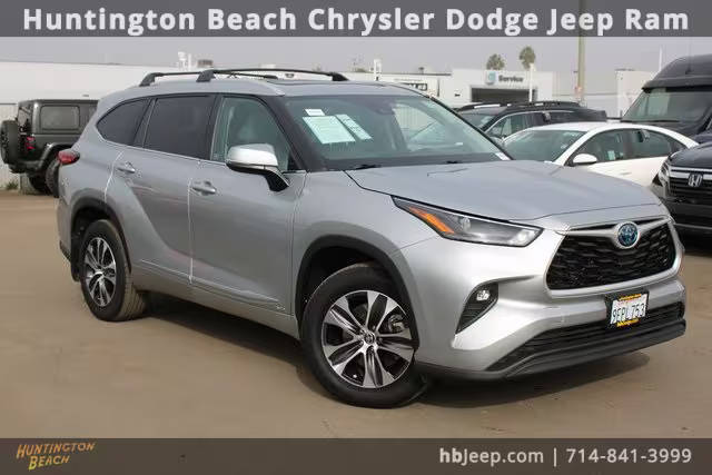 2023 Toyota Highlander Hybrid XLE AWD photo