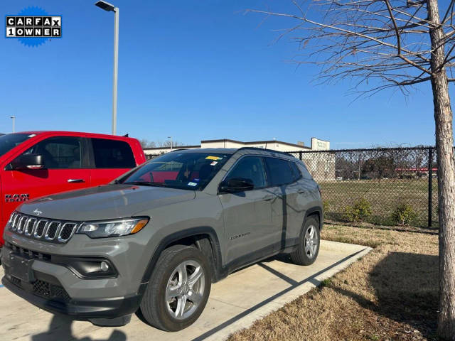 2023 Jeep Compass Latitude 4WD photo