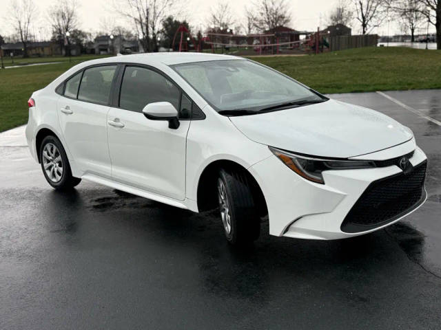 2020 Toyota Corolla LE FWD photo