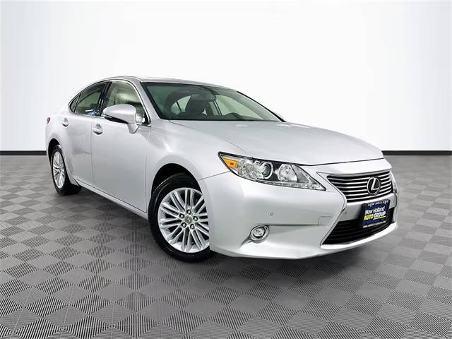 2015 Lexus ES  FWD photo