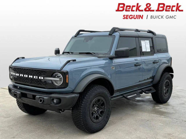 2023 Ford Bronco 4 Door Wildtrak 4WD photo