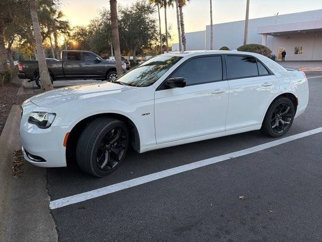 2023 Chrysler 300 Touring RWD photo