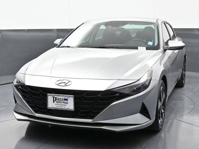 2023 Hyundai Elantra SEL FWD photo