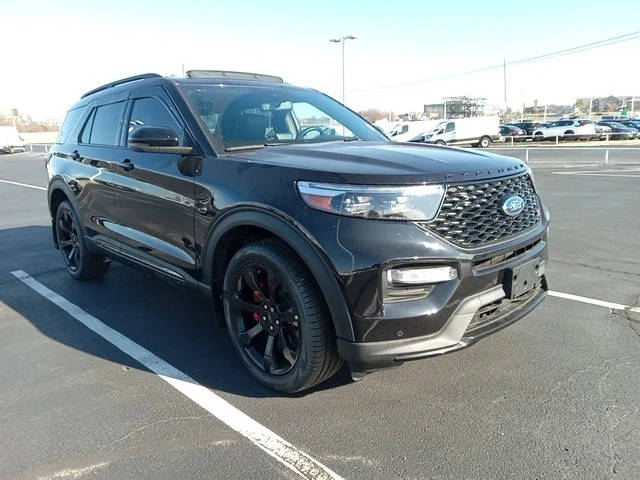 2023 Ford Explorer ST 4WD photo